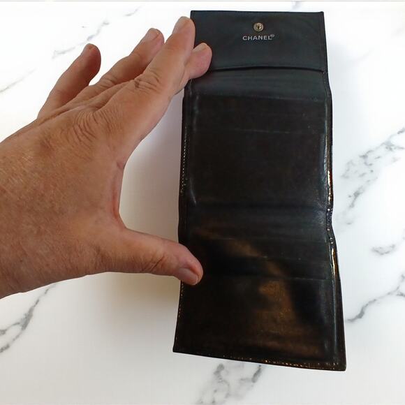 Authentic Chanel Patent Leather Black Trifold Compact Wallet MSRP $950 - Picture 7 of 14